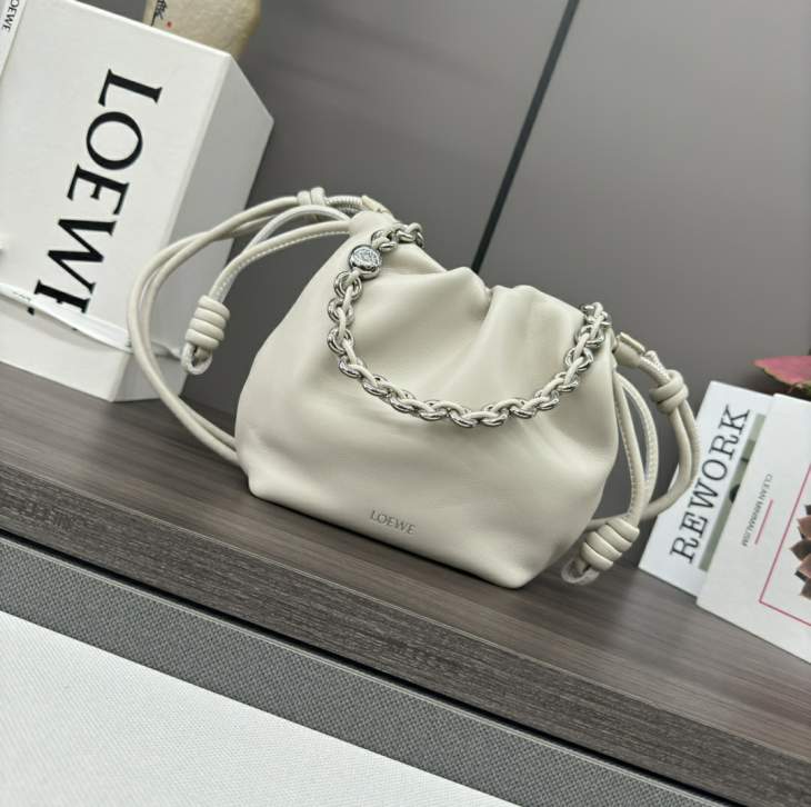Picture of Loewe Handbags _SKUfw239907898fw